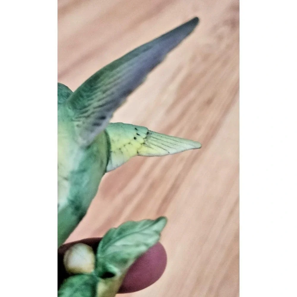 Lefton sweet little Hummingbird drinking nectarine from a flower figurine